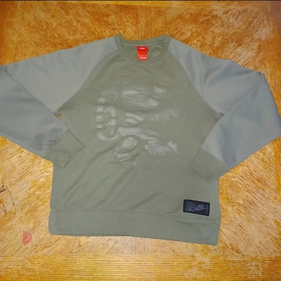 Nike LeBron James LBJ Sweatshirt Crewneck Olive Green Lion Crest Men’s size S. - Picture 1 of 9